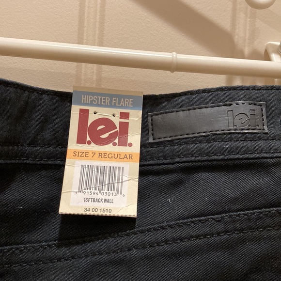 L.E.I. Sophia Hipster Flare Size 7 Jeans Mid Rise Black NEW - Picture 4 of 8